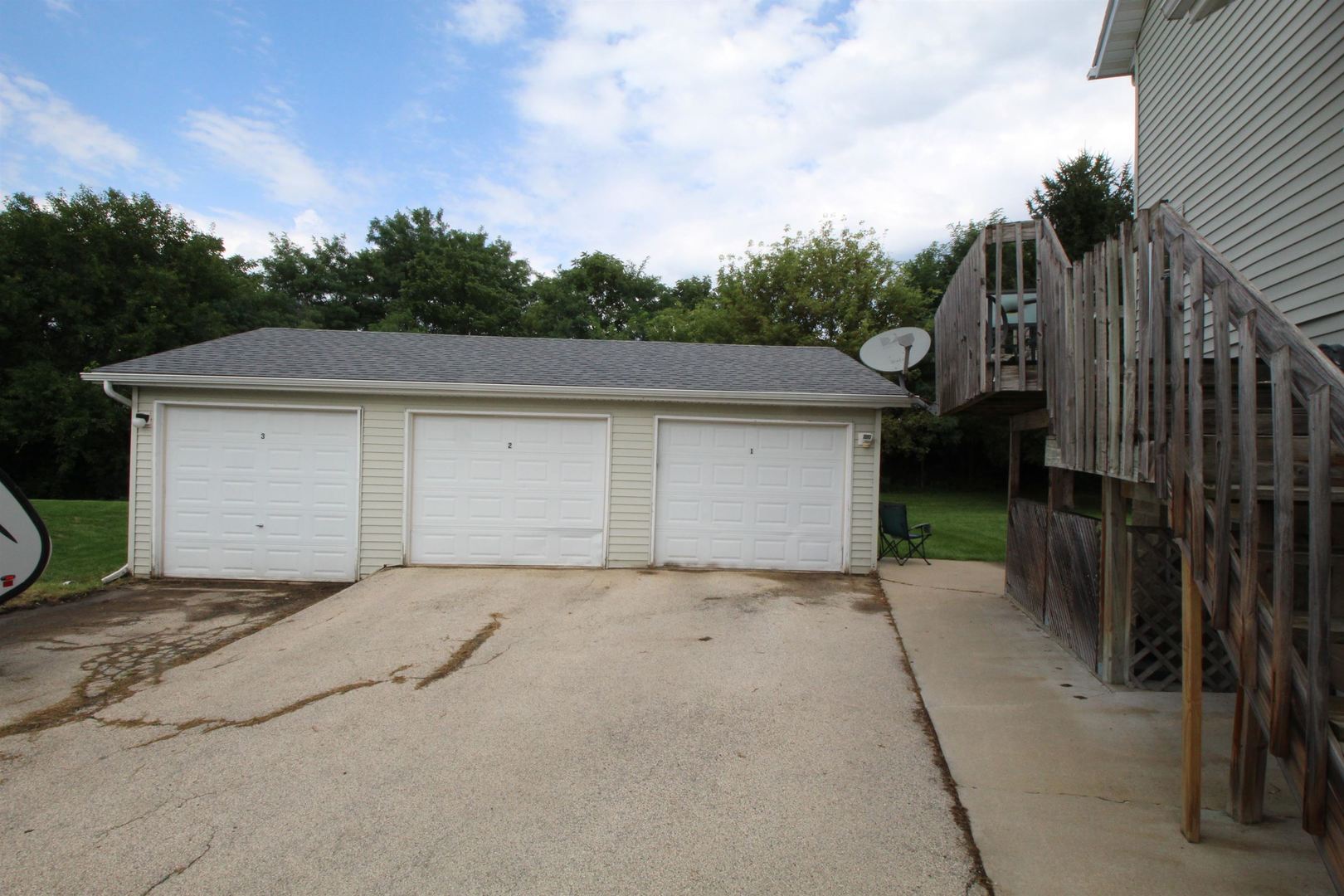 5592 Wickford Lane Property Photo 3