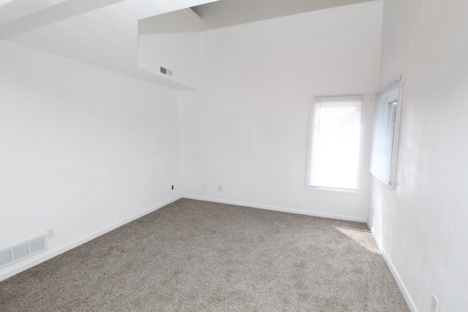5592 Wickford Lane Property Photo 13