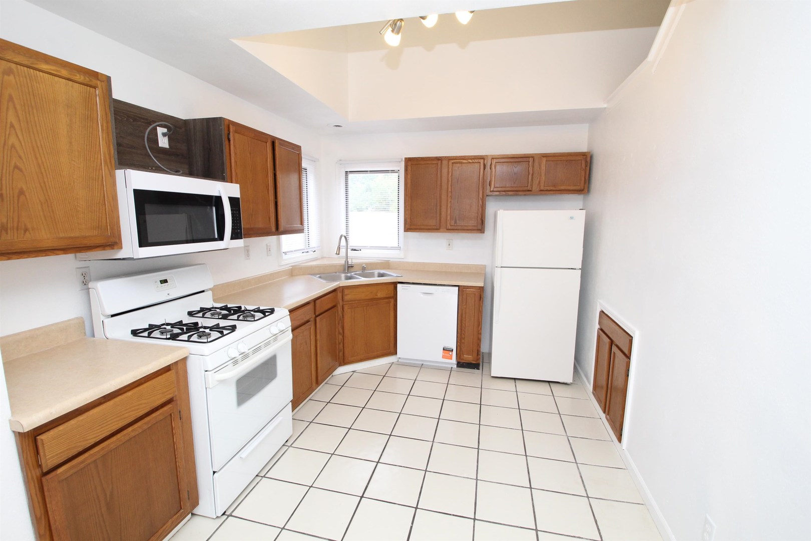 5592 Wickford Lane Property Photo 14