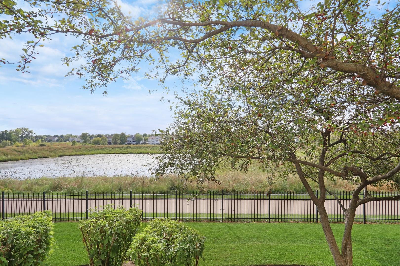 2833 Waterfront Avenue Property Photo 5