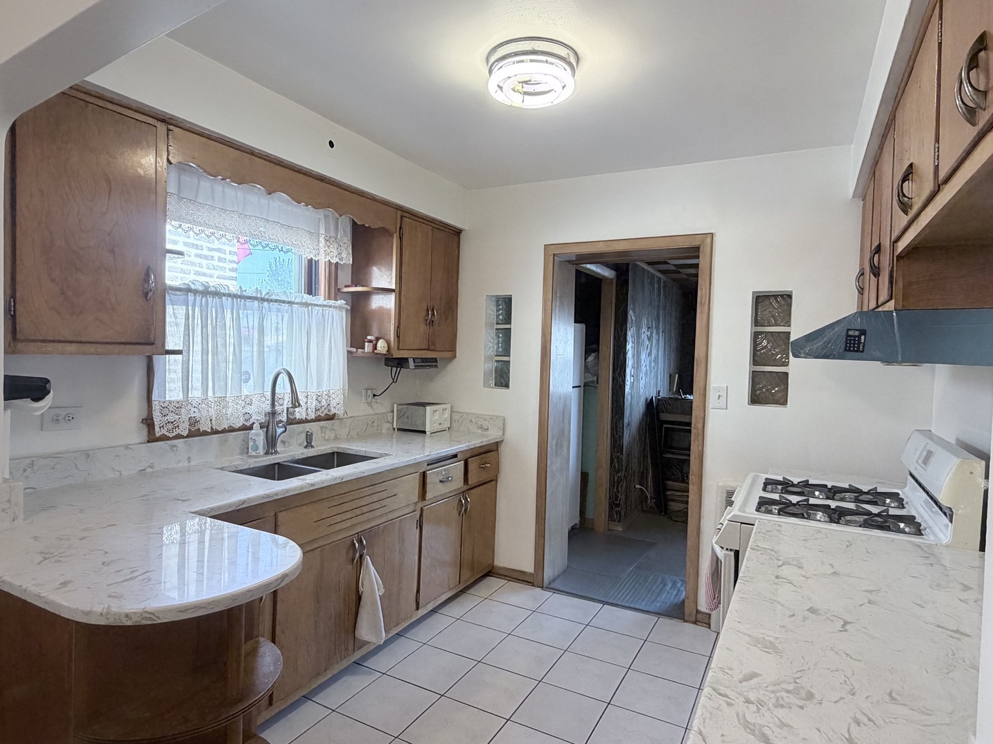 3916 W 59th Place Property Photo 8