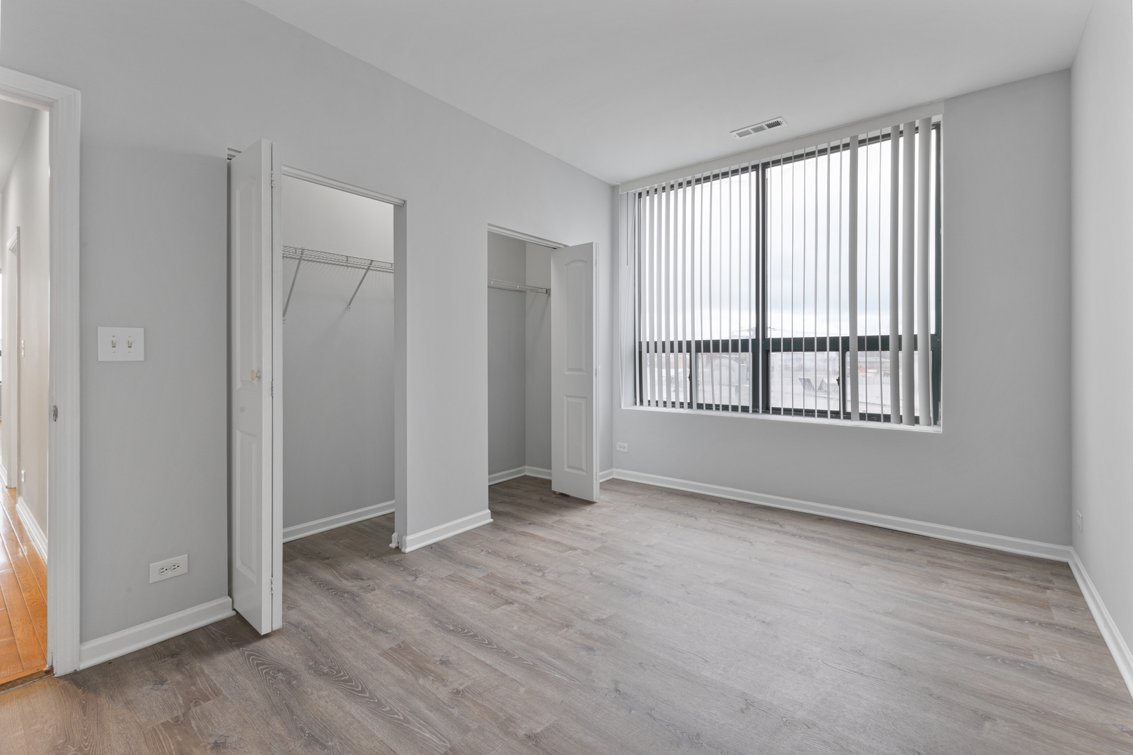 2451 W Howard Street 302 Property Photo 6