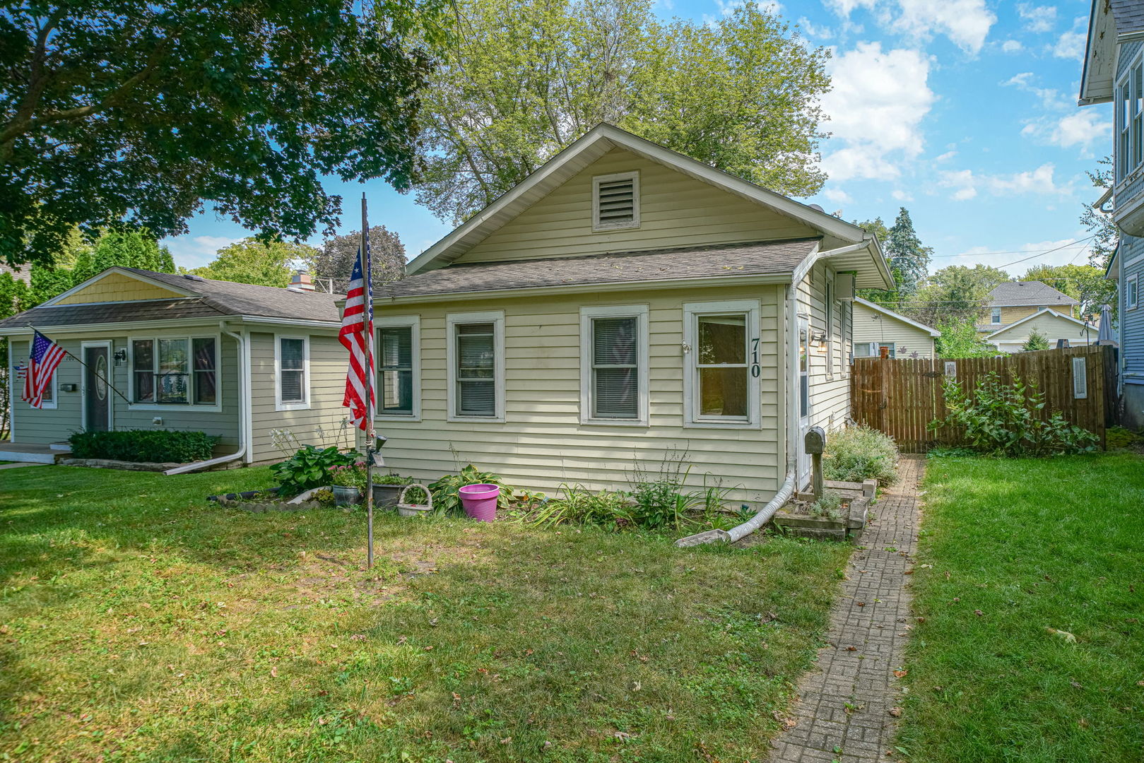 710 Glidden Avenue Property Photo 1