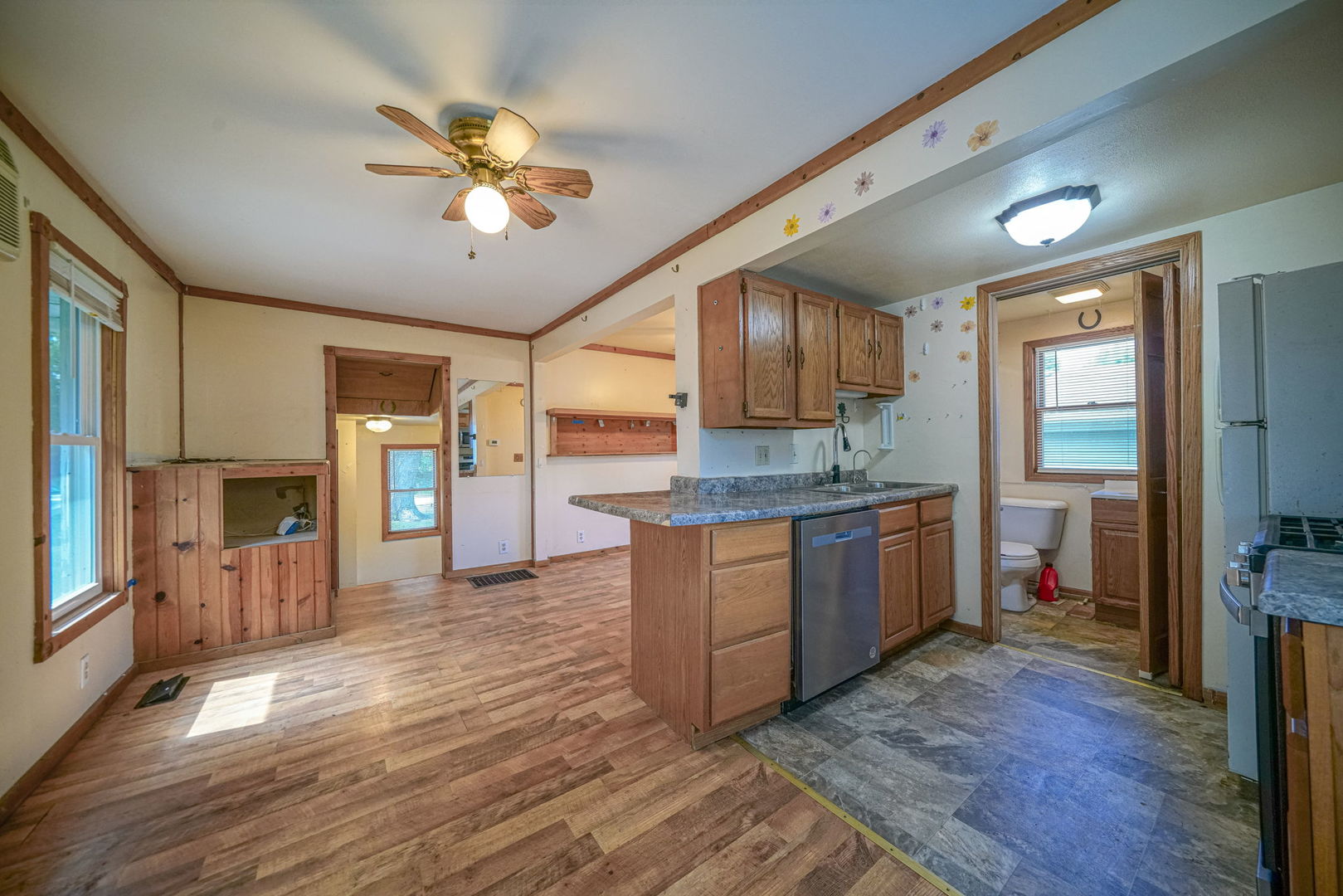 710 Glidden Avenue Property Photo 2