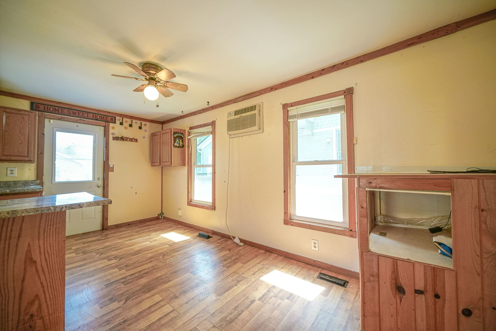 710 Glidden Avenue Property Photo 4