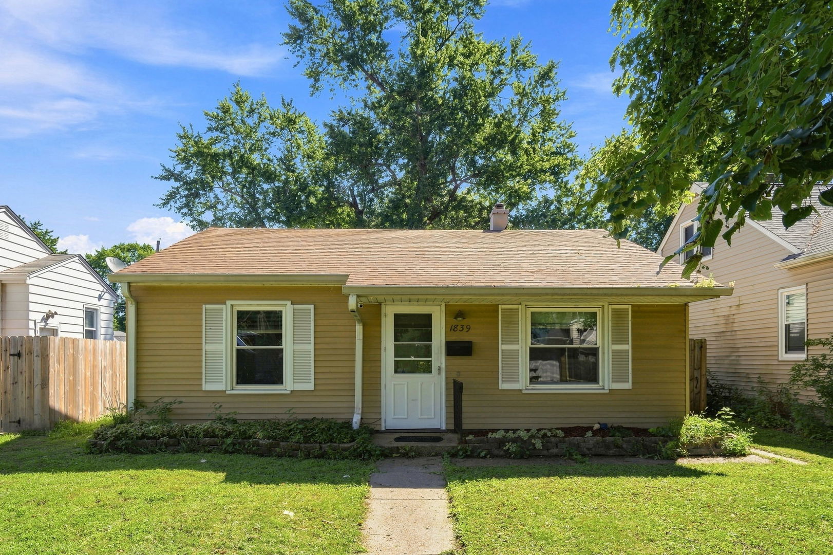 1839 31st Street Property Photo 1