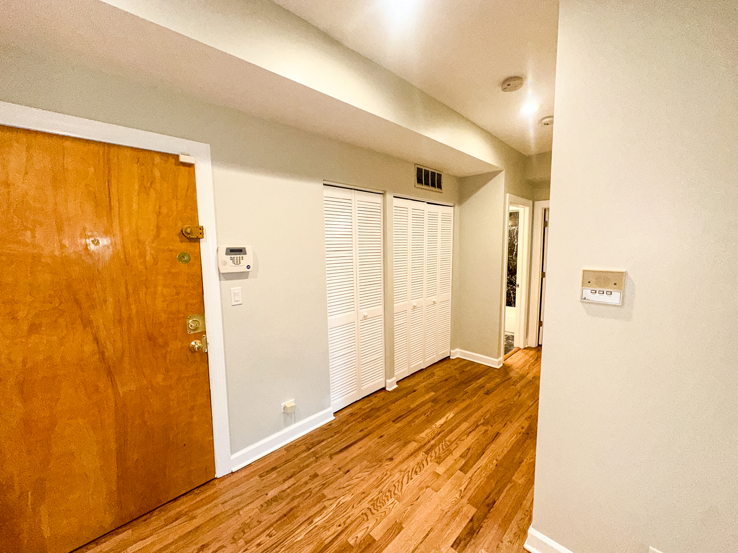 6324 S Kimbark Avenue 300 Property Photo 12