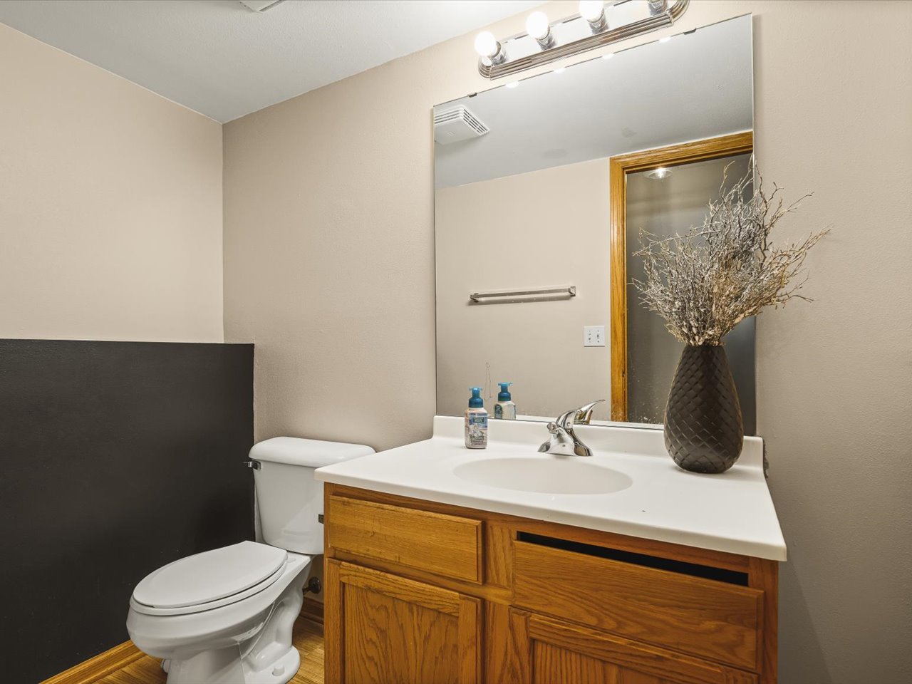 7284 Thomas Drive Property Photo 22