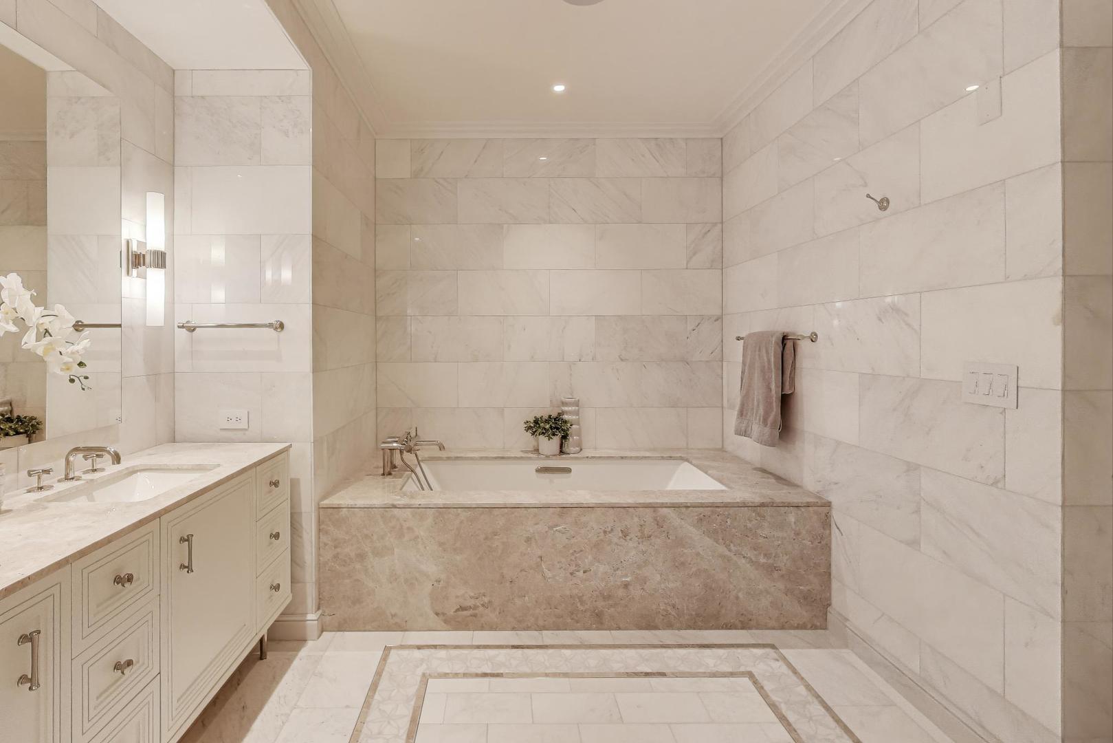 435 N Michigan Avenue 1105 Property Photo 26