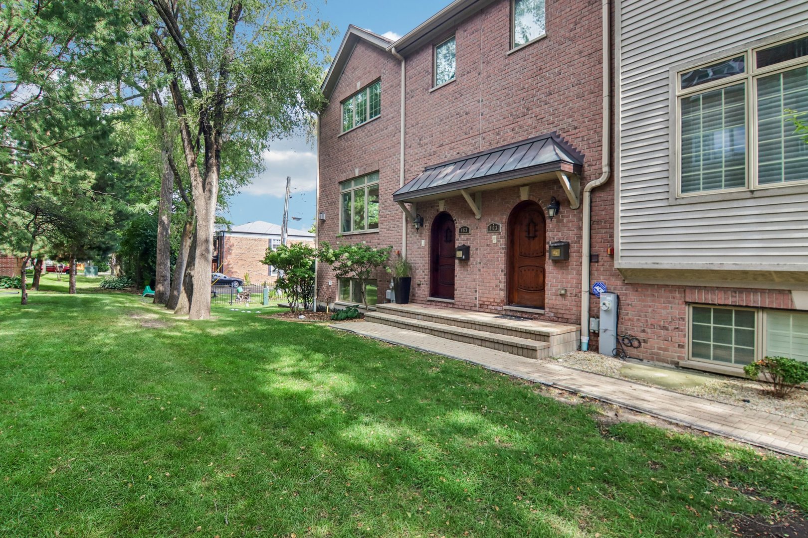 463 Summit Avenue D Property Photo 2