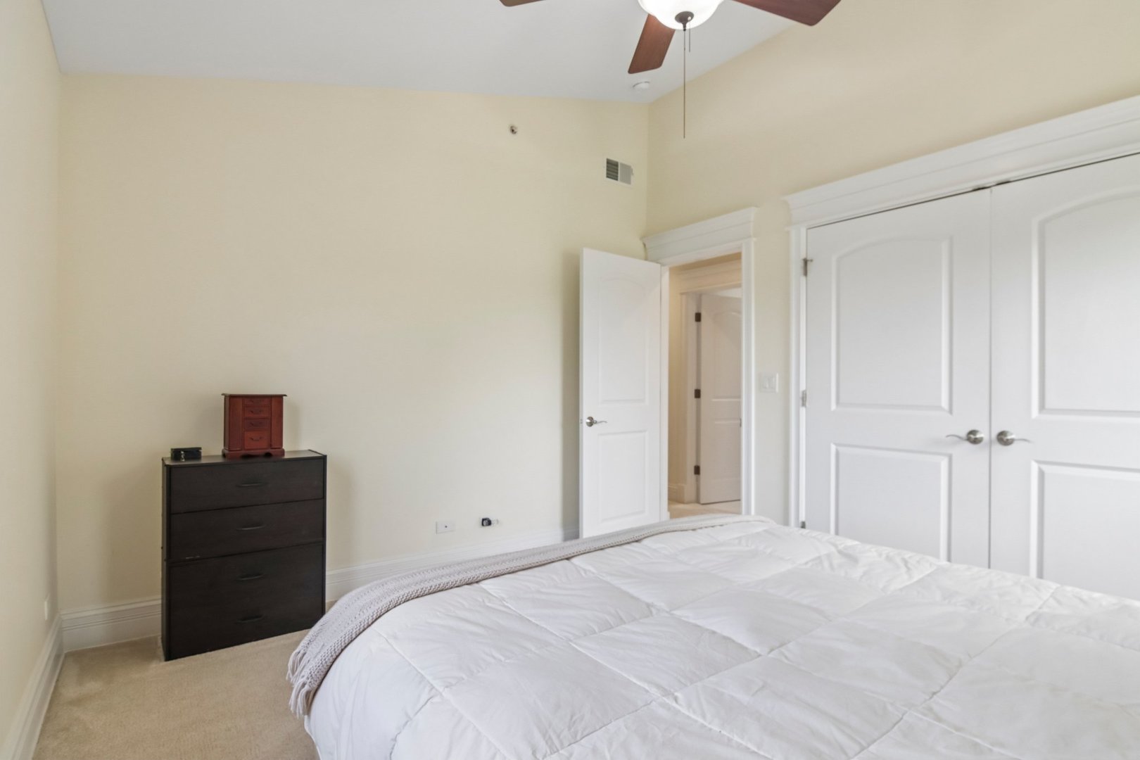463 Summit Avenue D Property Photo 20
