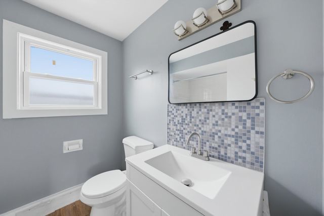 348 Pulaski Road 2 Property Photo 6