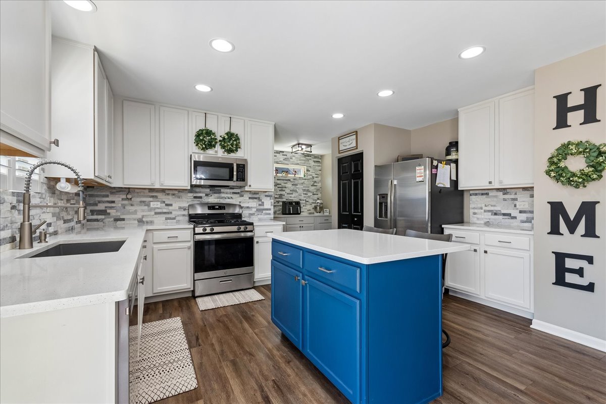 1212 Colaric Drive Property Photo 4