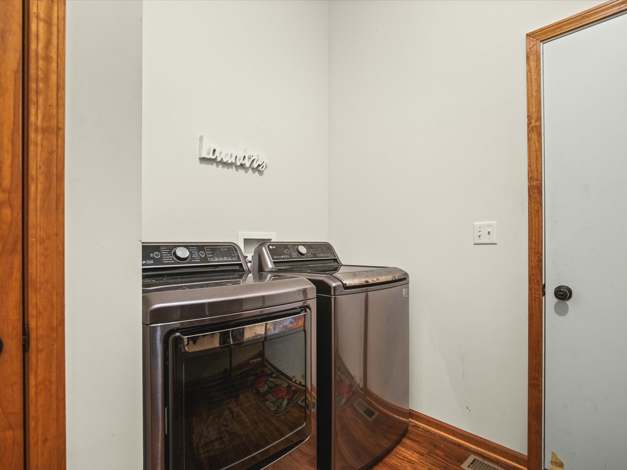 411 Hughes Parkway Property Photo 24