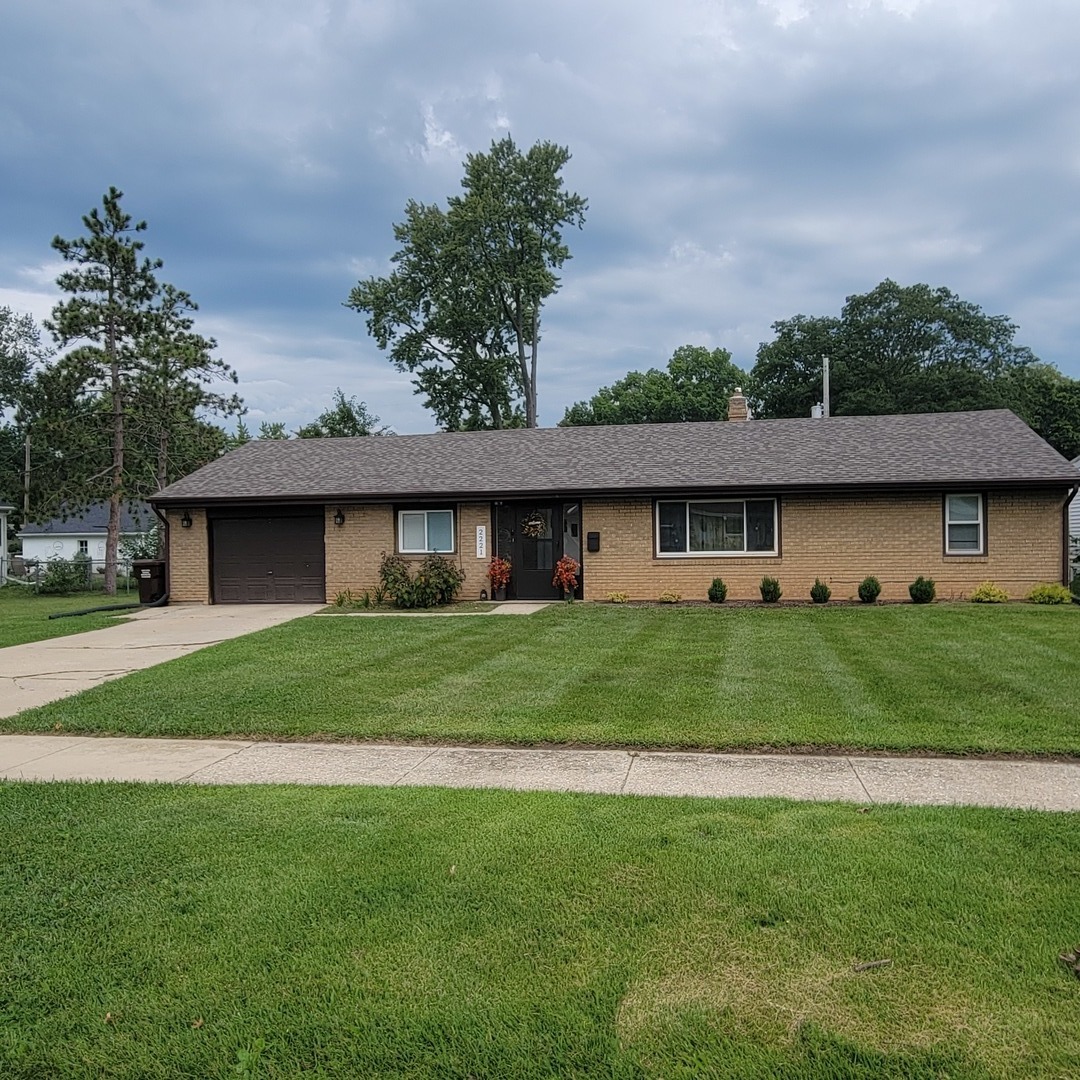2221 Sharon Avenue Property Photo 1