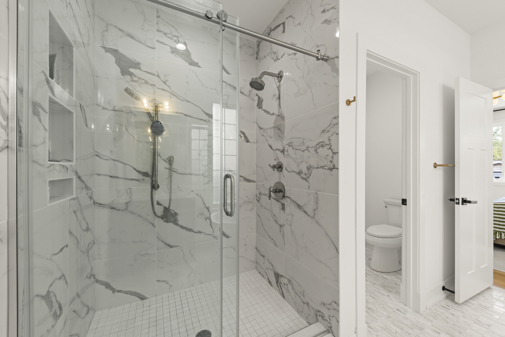 951 N Harvard Avenue Property Photo 18