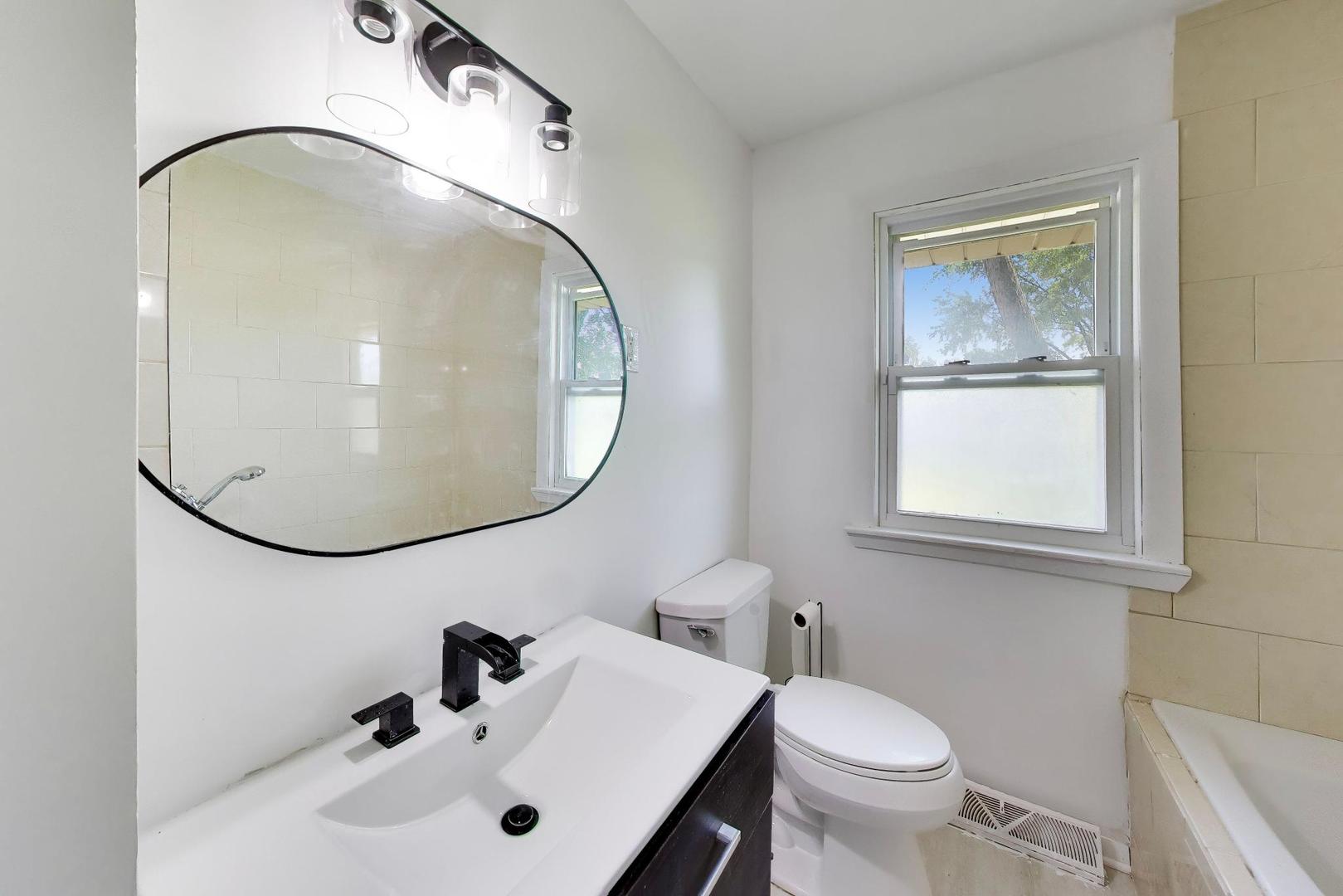 19112 S Champlain Avenue Property Photo 11