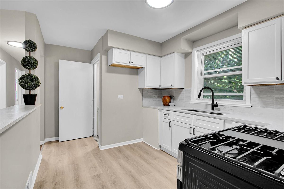 659 W 129th Place Property Photo 11