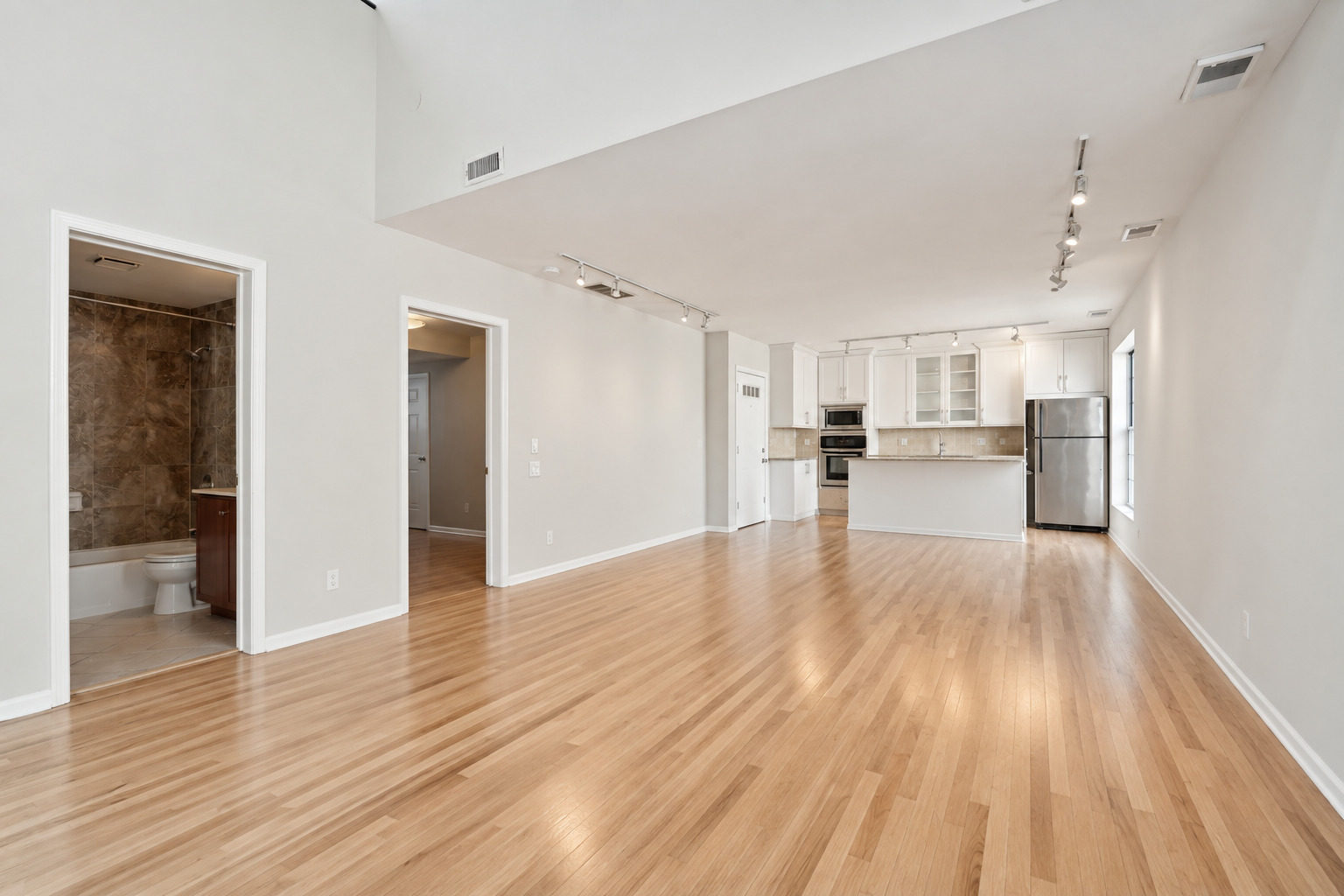 1640 W Diversey Avenue 6 Property Photo 7