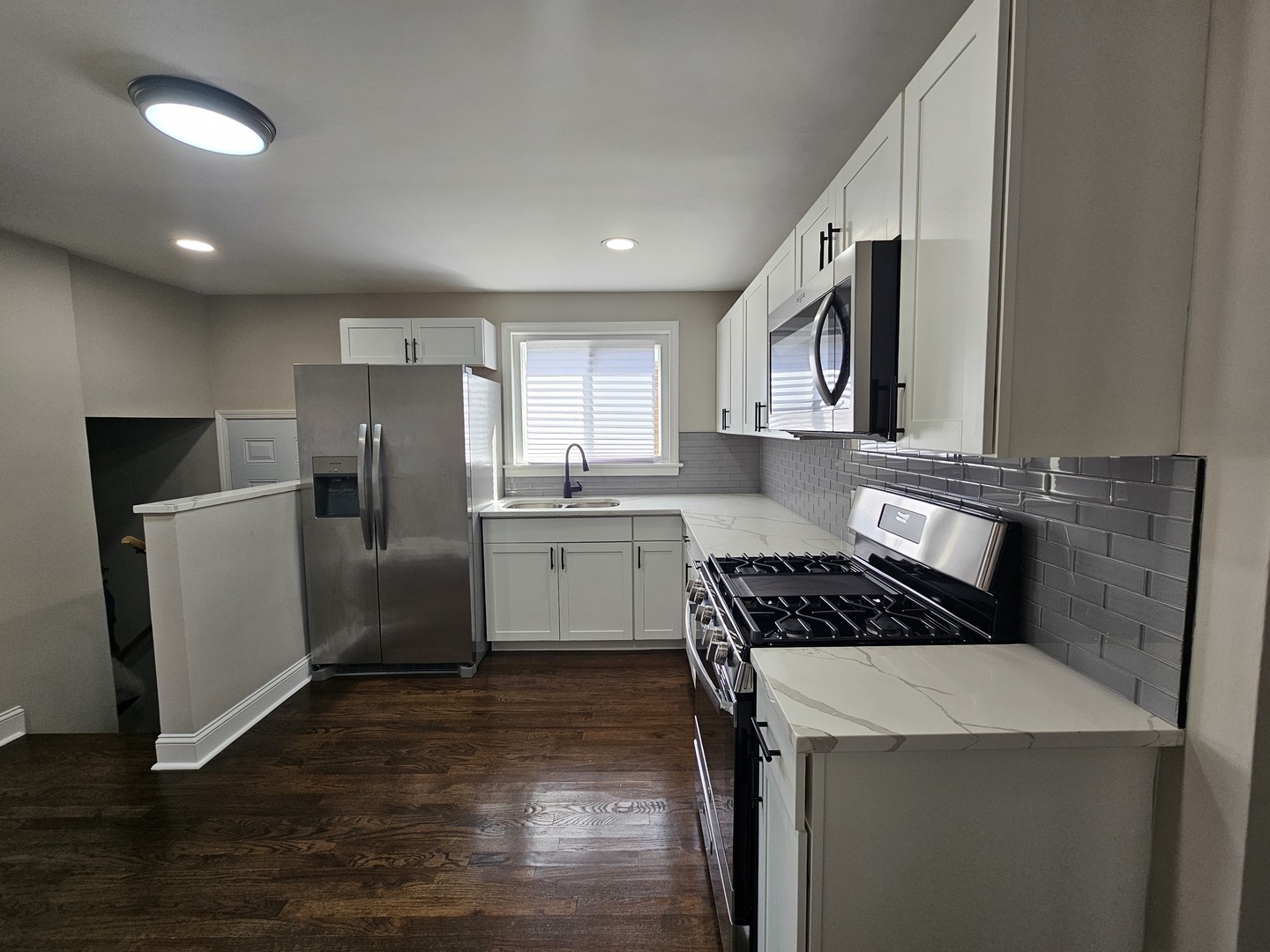 7914 S Richmond Street Property Photo 4