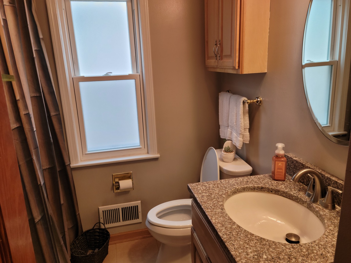 2438 Clinton Street Property Photo 10