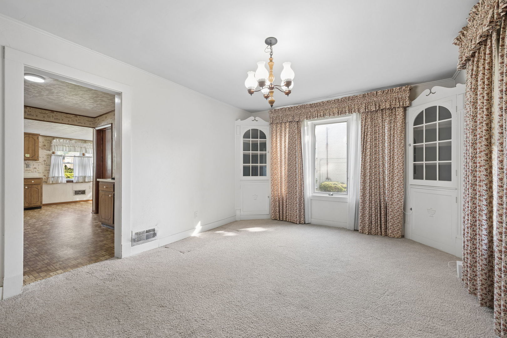 1610 Madison Street Property Photo 6