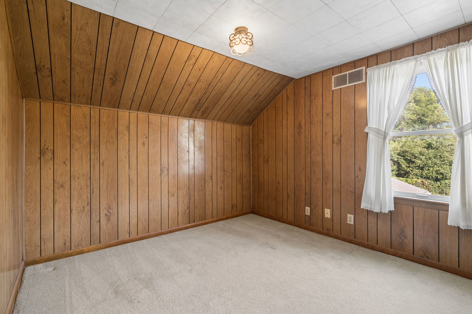 1610 Madison Street Property Photo 16