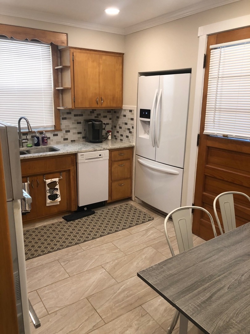 5631 N Parkside Avenue Property Photo 4