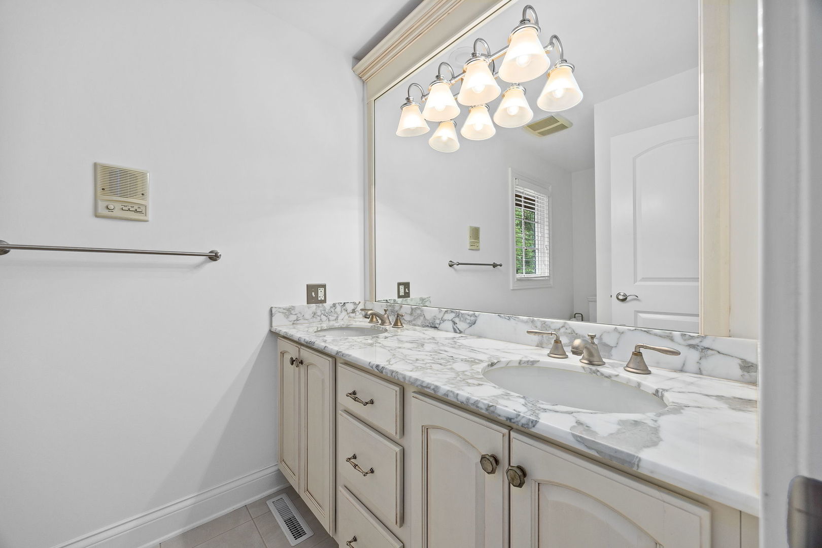 6342 Martin Drive Property Photo 26