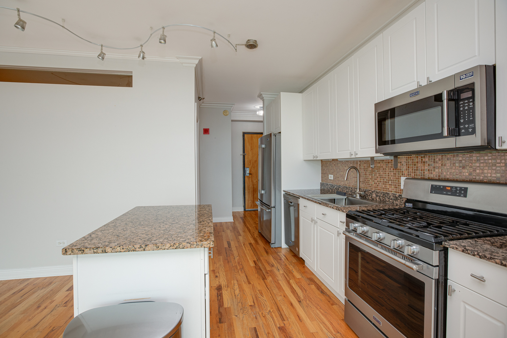 1845 S Michigan Avenue 904 Property Photo 5