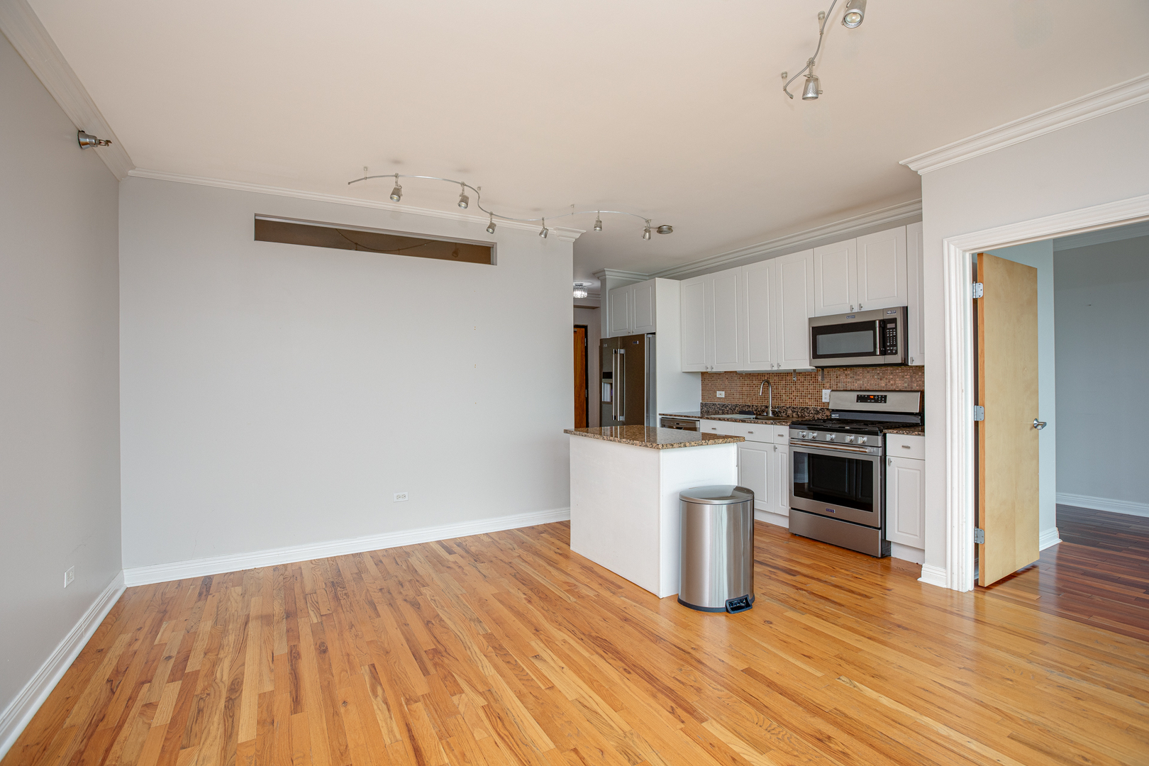 1845 S Michigan Avenue 904 Property Photo 6