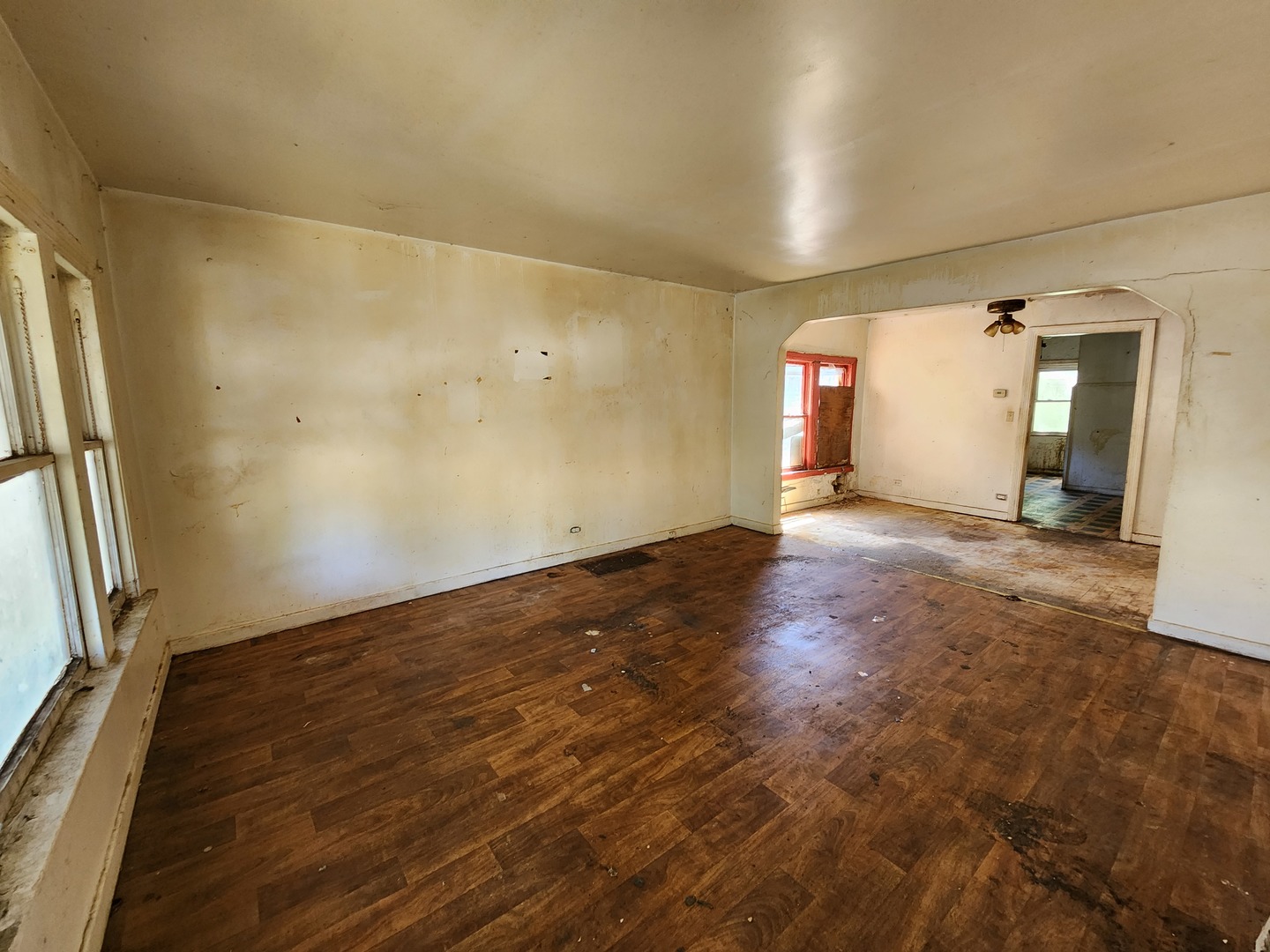 12030 S Wentworth Avenue Property Photo 6