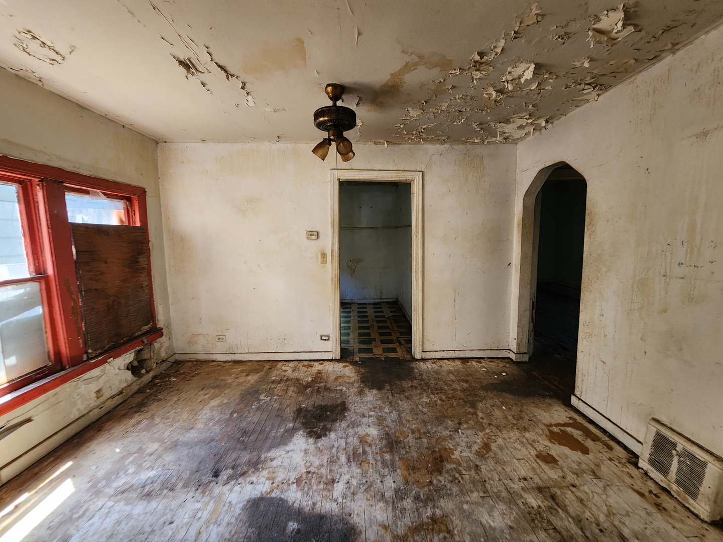 12030 S Wentworth Avenue Property Photo 7