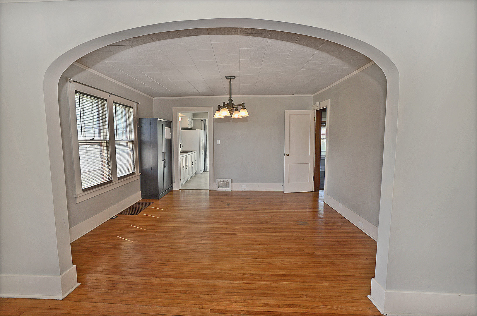 1601 W Main Street Property Photo 3