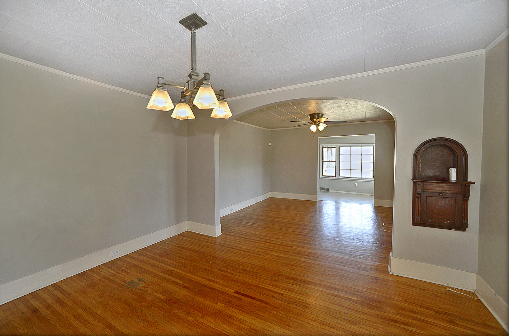 1601 W Main Street Property Photo 4