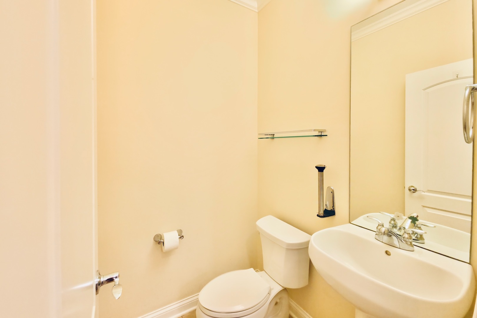2810 S Grove Street Property Photo 7