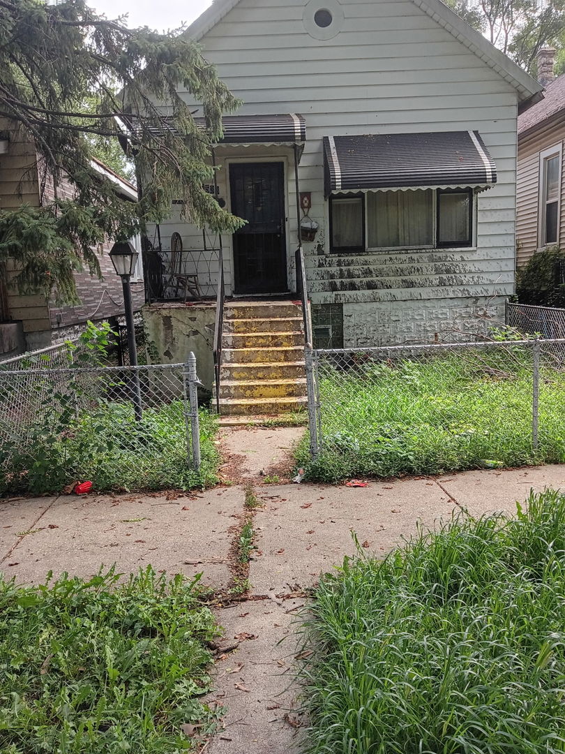 7533 S Ellis Avenue Property Photo 1