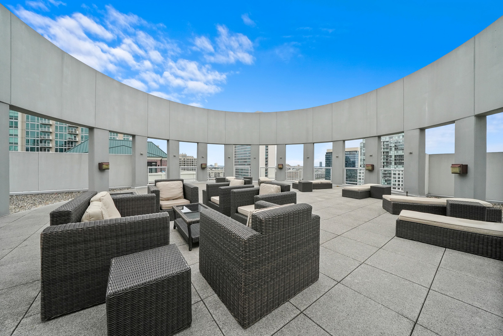 421 W Huron Street 908 Property Photo 17