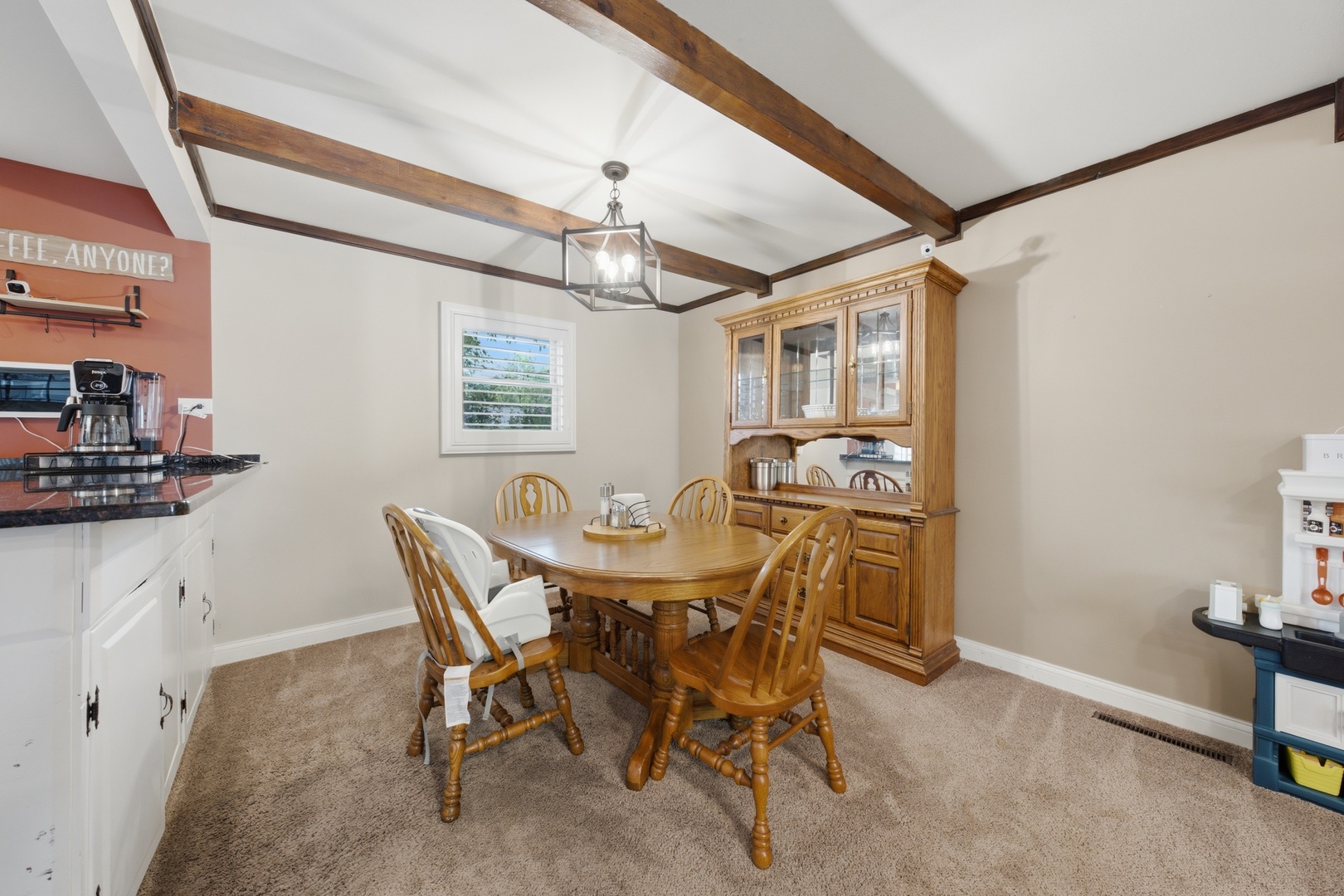 15124 Hillside Avenue Property Photo 6