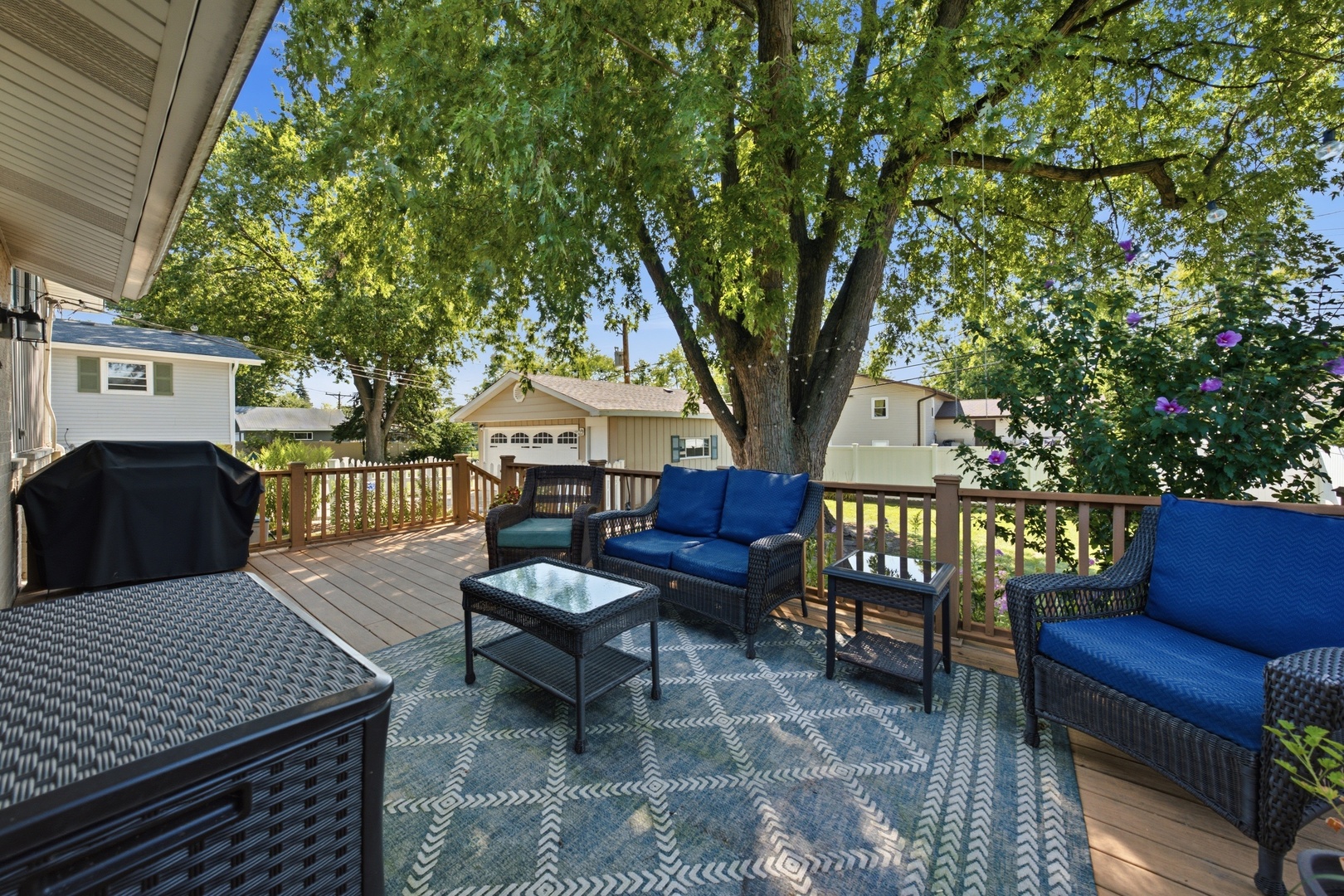 15124 Hillside Avenue Property Photo 32