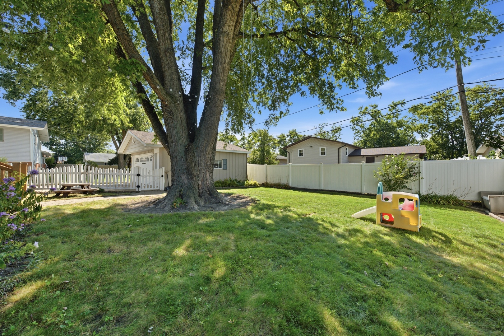 15124 Hillside Avenue Property Photo 35