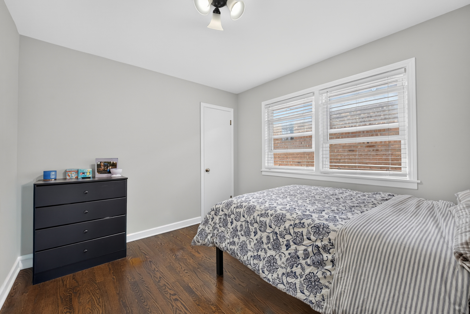 5440 N Mobile Avenue Property Photo 6