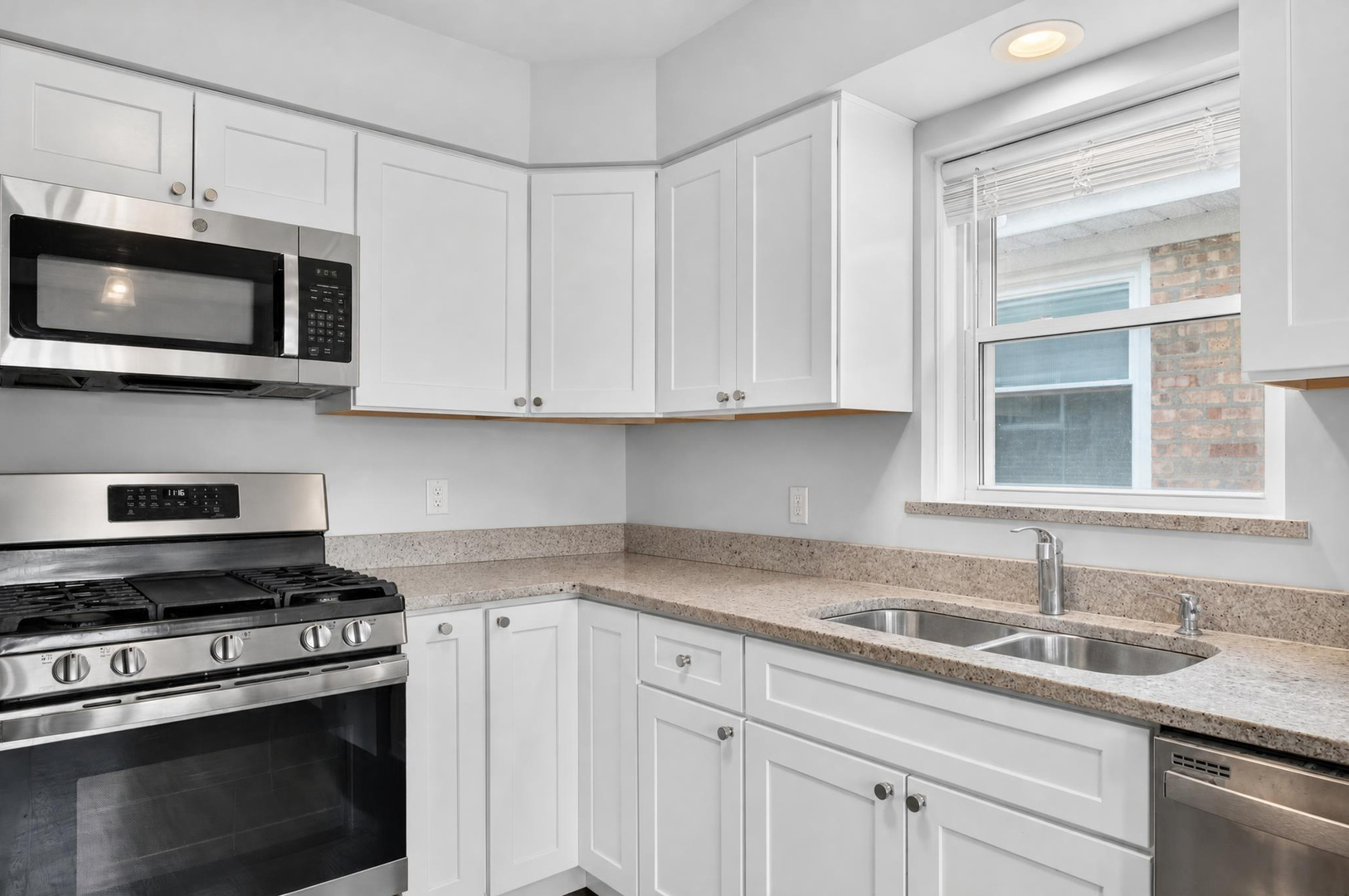 5440 N Mobile Avenue Property Photo 12