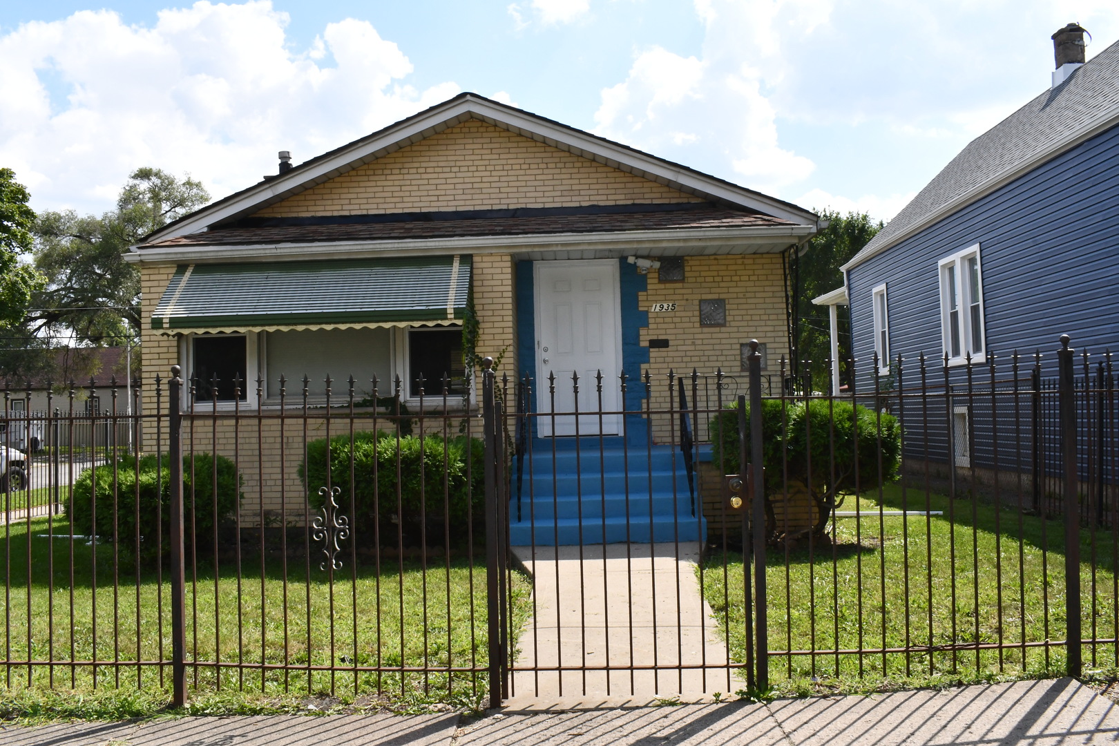 1935 W 71st Street Property Photo 2