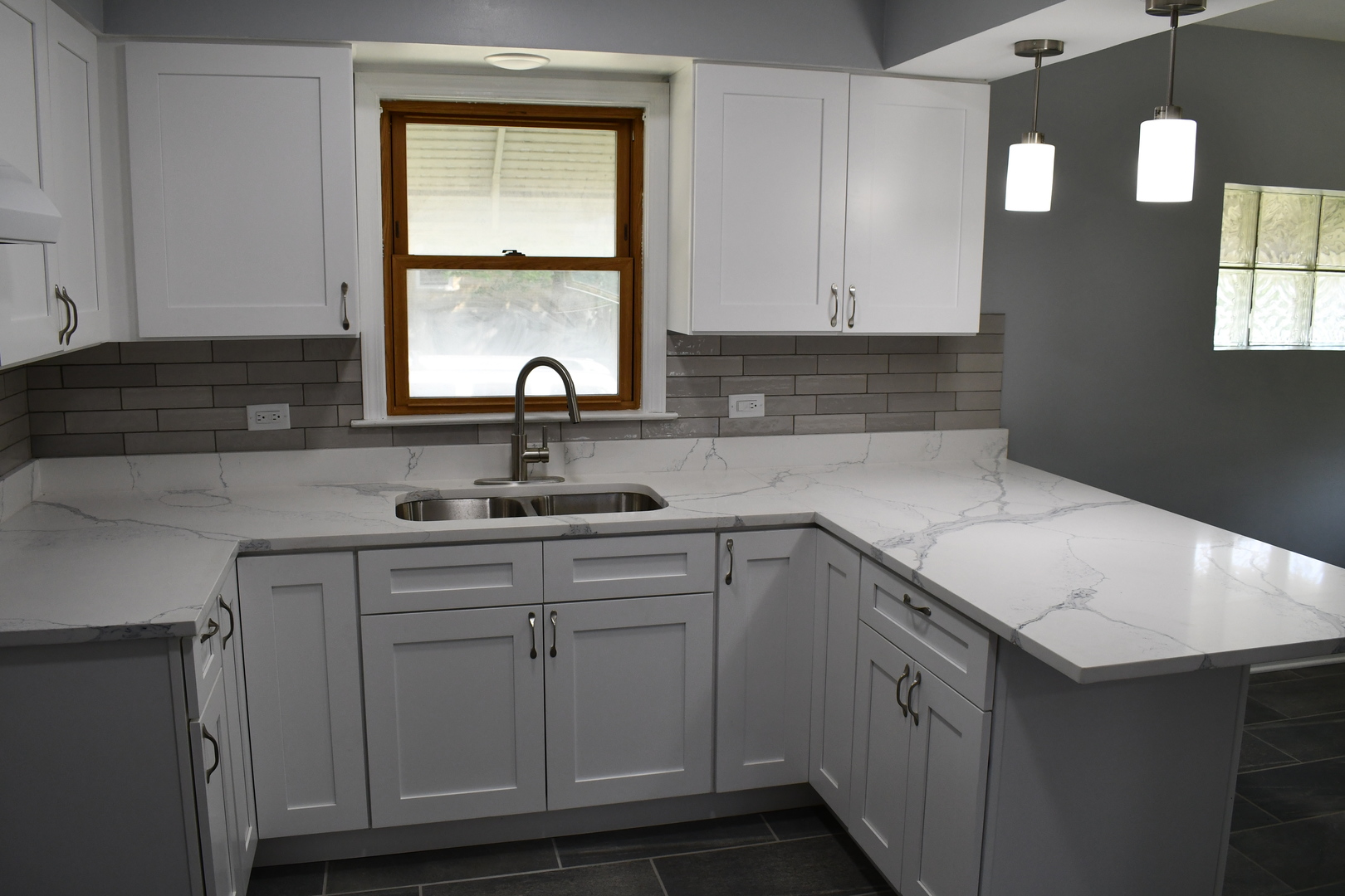 1935 W 71st Street Property Photo 6