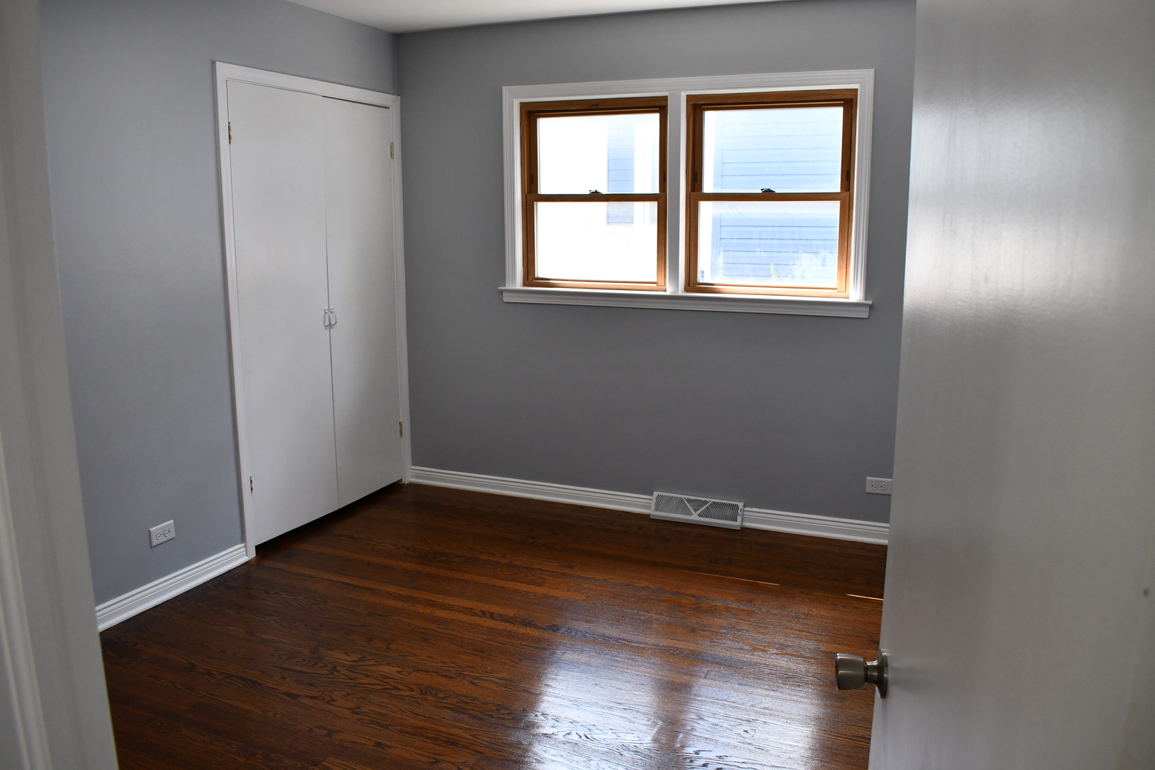 1935 W 71st Street Property Photo 7