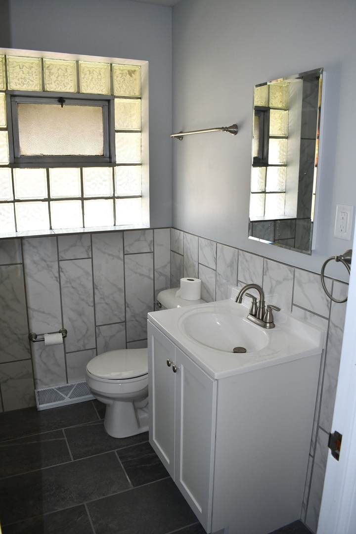 1935 W 71st Street Property Photo 9