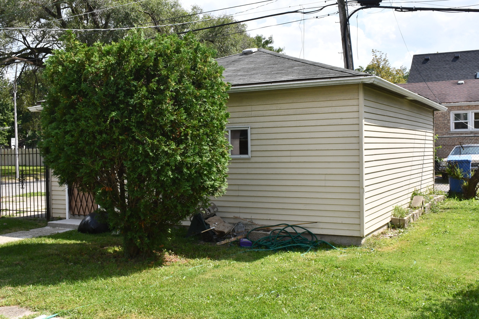 1935 W 71st Street Property Photo 23