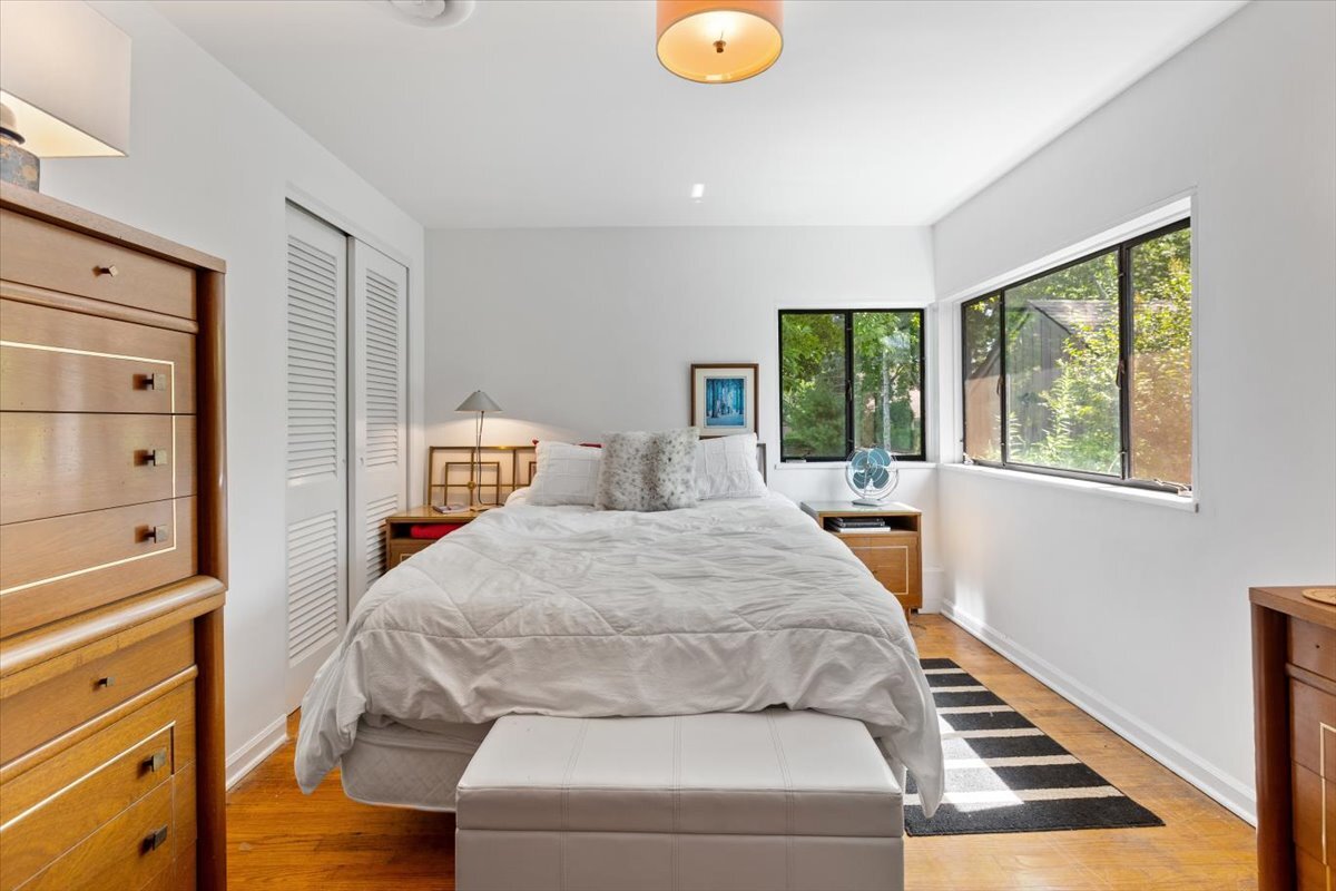 4225 Lee Street Property Photo 17