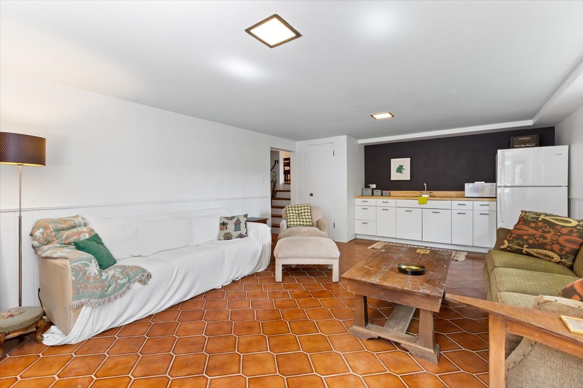4225 Lee Street Property Photo 25